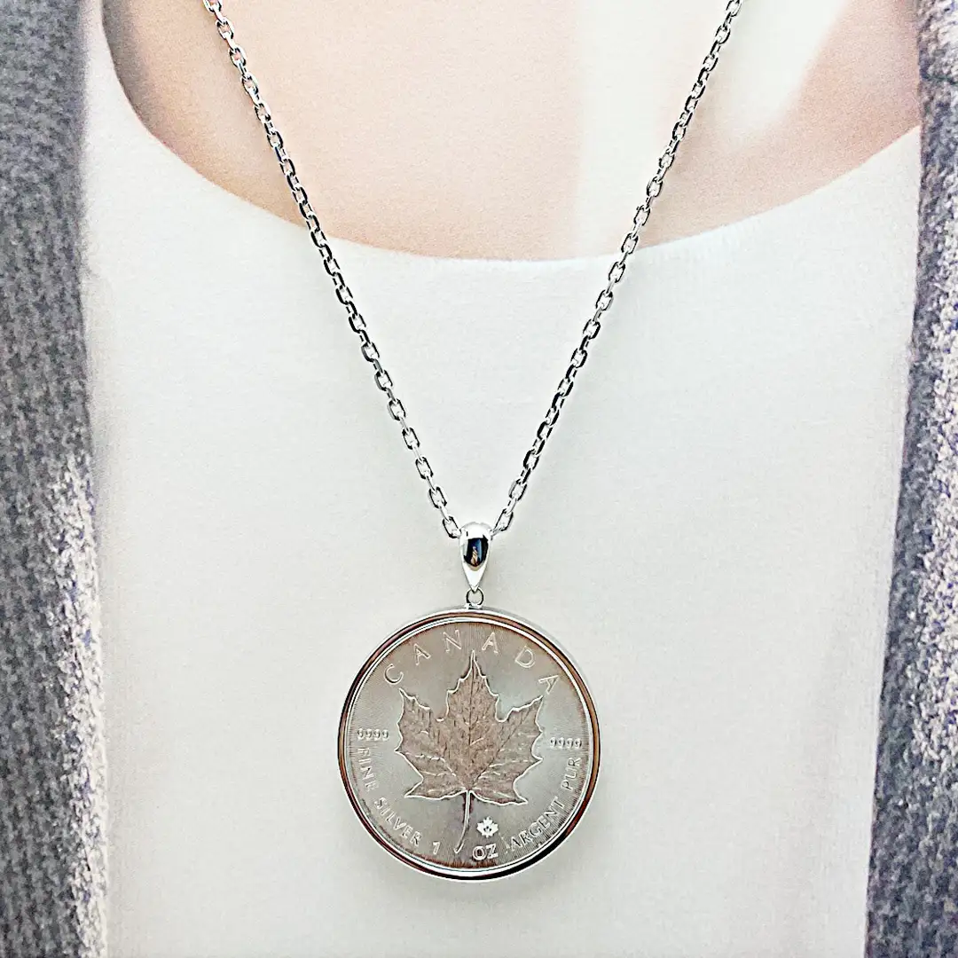 SV1000 純銀 コイン メイプルリーフ 1oz ペンダントトップ シルバー ネックレス ペンダント ジュエリー アクセサリー 貴金属 クリスマス 贈答 ご褒美 ギフト プレゼント 母の日 父の日 バレンタイン ホワイトデー [AH175sa]