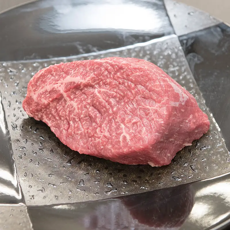 飛騨牛 モモブロック 600g (300g×2) 牛肉 和牛 肉 赤身 塊肉 ローストビーフ ステーキ 焼肉 岐阜県 坂祝町 養老ミート ブランド牛 国産 鉄板焼き 赤身肉 ギフト 御祝 内祝 贈り物  F6M-400