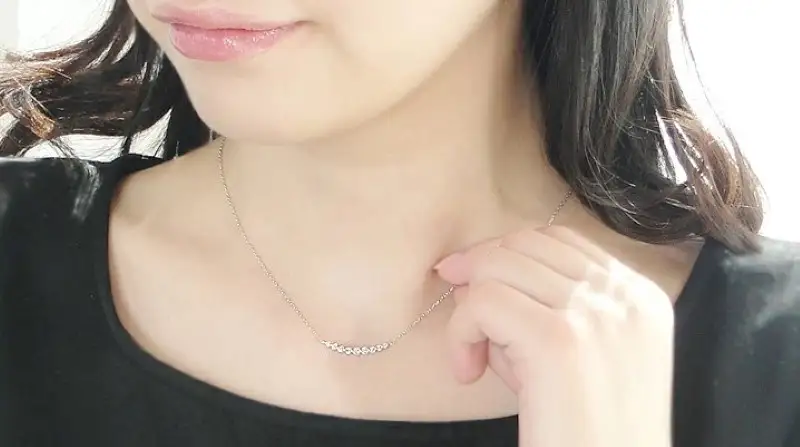 K18WG　0.30ct　ダイヤモンド　ラインペンダントp0067