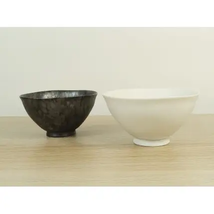 有田焼 スノー(大) 黒サビ絞りマット(小)  夫婦茶碗 大小ペア【三光堂】 茶碗 ちゃわん ご飯茶碗 夫婦茶碗 白 黒 おしゃれ 和モダン シンプル 結婚祝い ギフト A22-115