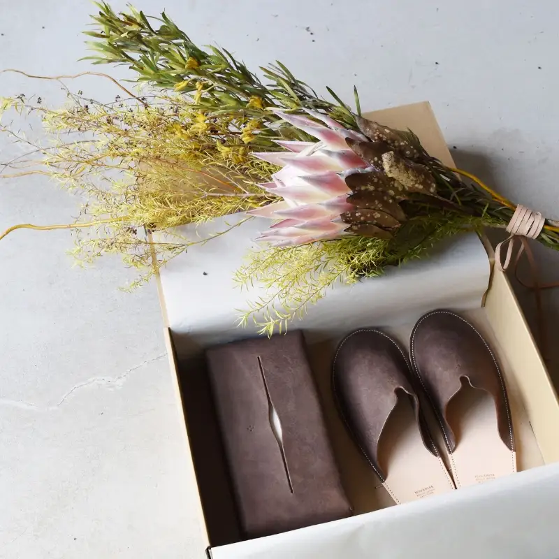 Teha’amana GIFT SLIPPER SMOKE ＆ TISSUE CASE スリッパ＆ティッシュカバー ギフトセット ブラック Lサイズ