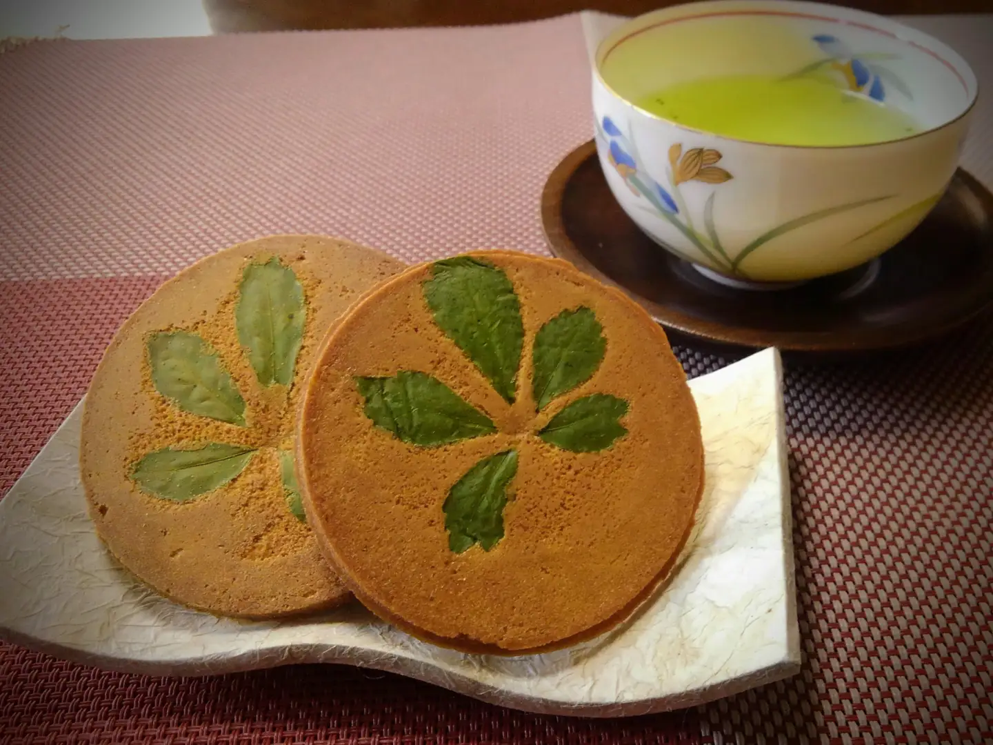うこぎせんべい 1箱18枚入り 煎餅 お菓子 和菓子 せんべい 米沢市