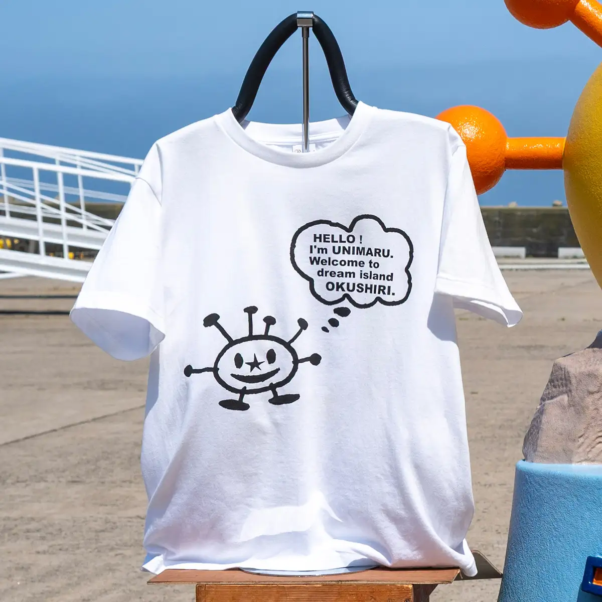 うにまるTシャツ (モノクロデザイン) ホワイト Mサイズ 奥尻島 ゆるキャラ ご当地 マスコット キャラクター うにまる 白 黒 メンズ レディース ユニセックス ご当地T キャラT Tシャツ 半袖 シンプル ベーシック | 北海道 奥尻町 送料無料