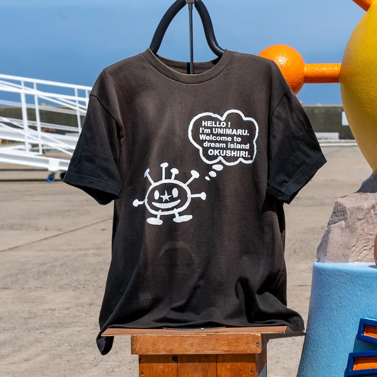 うにまるTシャツ (モノクロデザイン) ブラック Mサイズ 奥尻島 ゆるキャラ ご当地 マスコット キャラクター うにまる 白 黒 メンズ レディース ユニセックス ご当地T キャラT Tシャツ 半袖 シンプル ベーシック | 北海道 奥尻町 送料無料