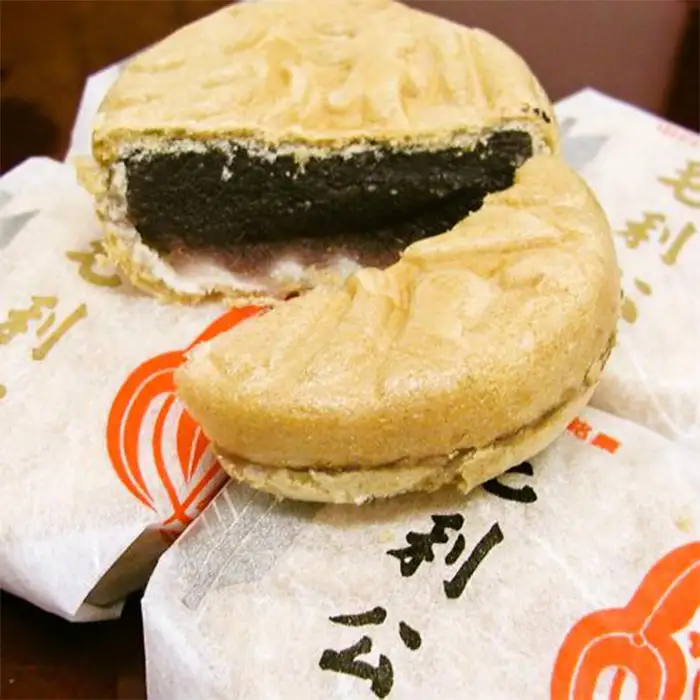 毛利公 こしあん もなか 8個 天皇陛下献上銘菓 特注木箱入り / 最中 こしあん 北海道産小豆 和菓子 銘菓 木箱入り 小豆 お菓子 お茶請け 手土産 城下町 お年賀 お歳暮 敬老の日 贈答 ギフト プレゼント 人気 おすすめ / 山口県岩国市/有限会社風月堂 [BUBR005]