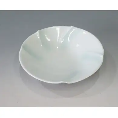日展会友 照井一玄作 有田焼 白磁 花形 深皿【岳窯】食器 器 うつわ 白磁 花形 ボウル 盛鉢 煮物皿 シチュー皿 和食器 ろくろ成形 作家 作家もの 照井一玄 A20-672