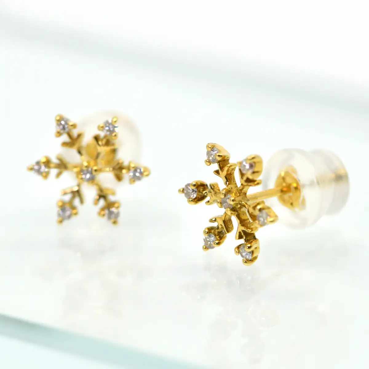 K18ダイヤブリリアントスノーピアス0.1ct　A5061 260-010