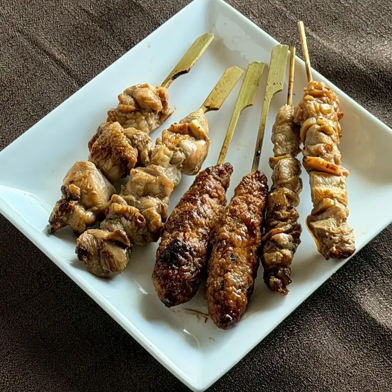 老舗居酒屋「炭火焼き鳥セット(6種×2本)」 焼き鳥 お惣菜 鶏肉 たれ 塩 おつまみ セット 炭火 もも つくね ズリ なんこつ ふるさと納税 焼鳥