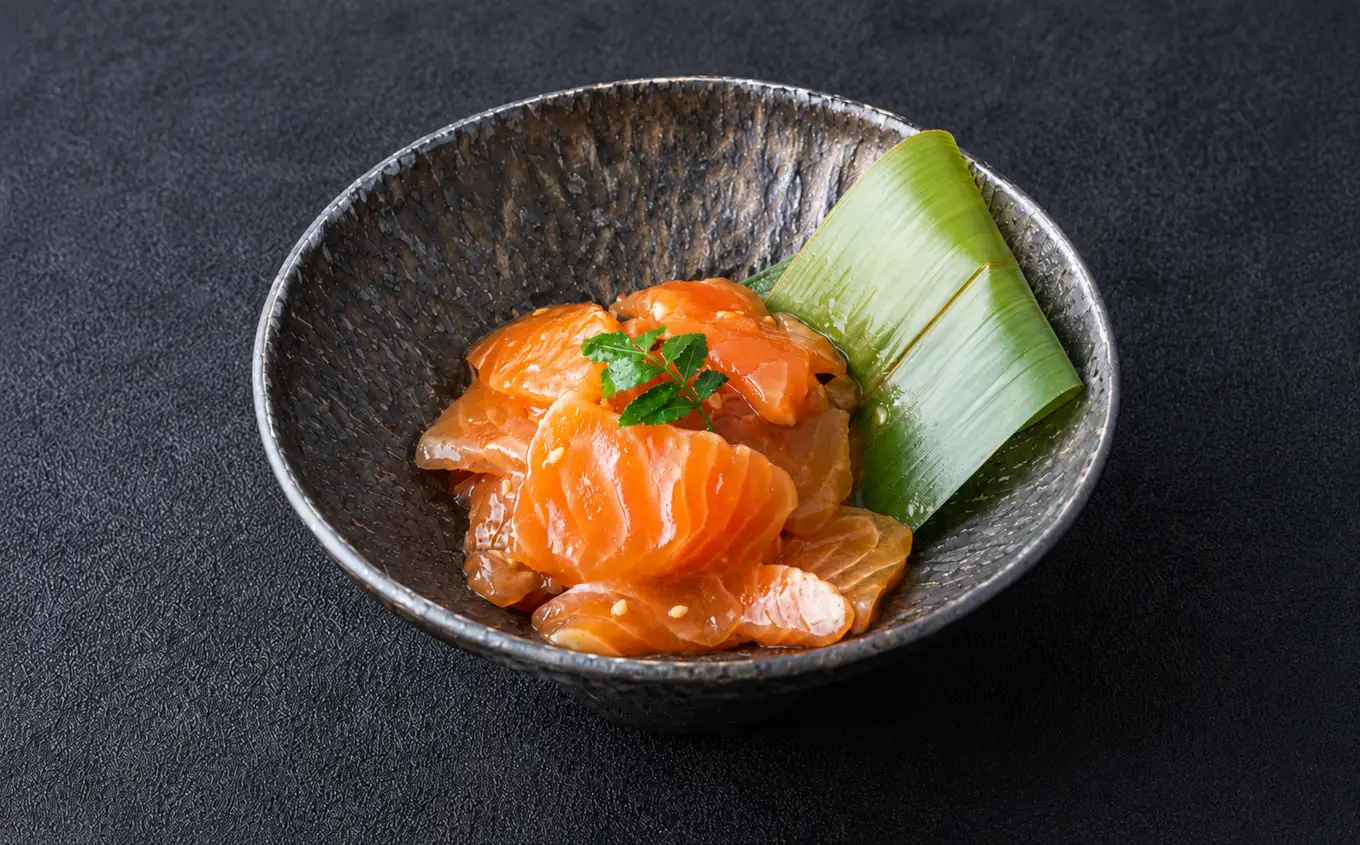 三陸海鮮 トラウトユッケ 80g×8パック 珍味 小分け 冷凍