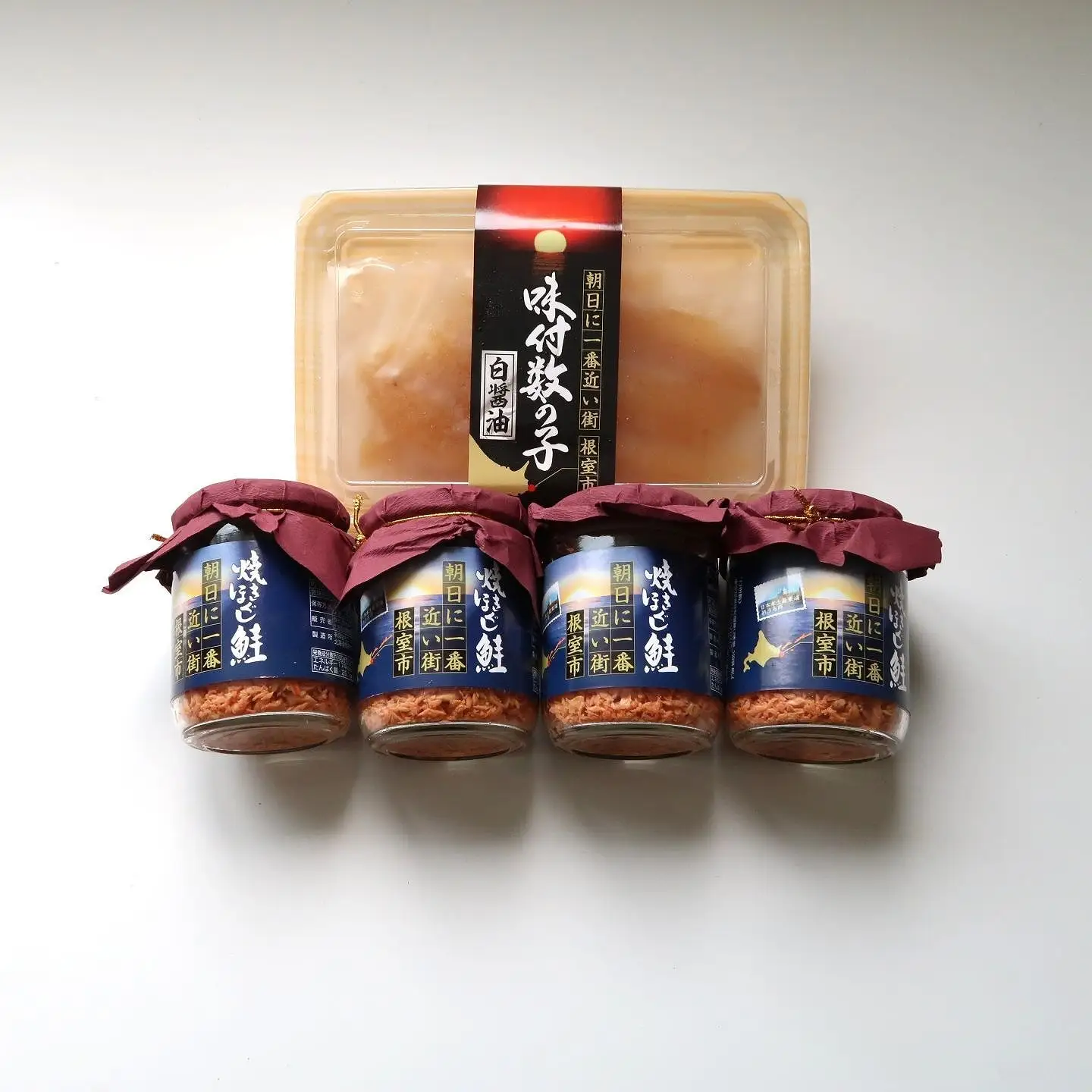 焼きほぐし鮭(鮭フレーク)100g×4本、味付け数の子白醤油110g×1Pセット G-46010