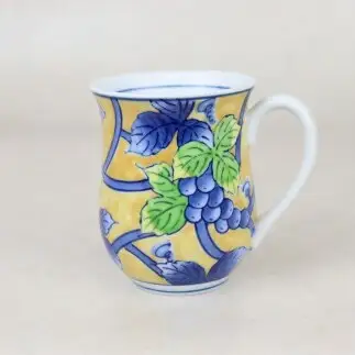 有田焼 染錦ぶどう 黄 マグカップ【大慶】うつわ 器 食器 コップ コーヒー 手描き ci076
