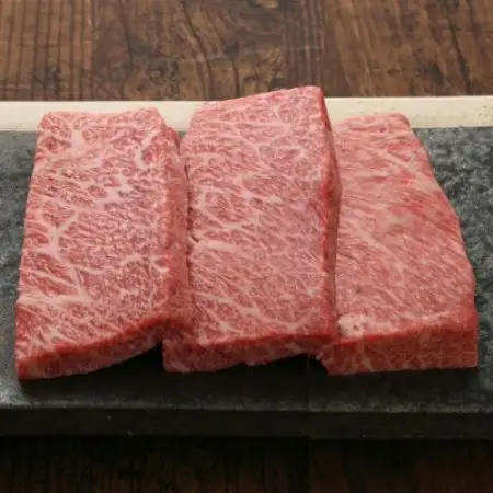 熊本和牛あか牛ザブトン 360g セット(あか牛ザブトン120g×3 あか牛のたれ200ml)益城町【配送不可地域：離島】【1770619】