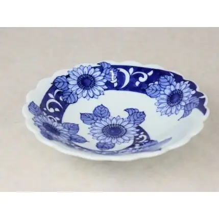 有田焼 輪花渕六寸皿 渦ひまわり【大慶】うつわ 器 食器 皿 染付 青 プレート 18cm 向日葵 ci093