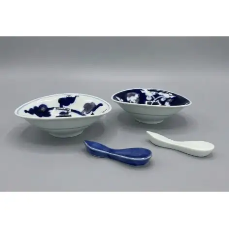 有田焼 安南唐草 俵小付 2客 / 箸置き 2個 計4点セット【泰山】食器 器 うつわ 和食器 醤油皿 豆皿 手描き 小鉢 ひさご 食洗機OK 電子レンジOK ey020