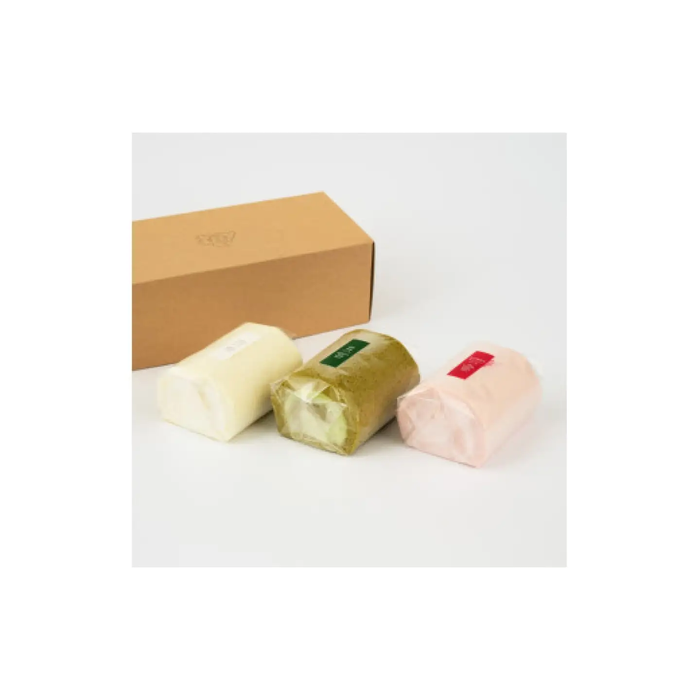 天使のホワイト＆赤の煌めきラズベリー＆うれしの新緑 / 米粉 グルテンフリー ロールケーキ お菓子 スイーツ / 佐賀県 / コメコロールズ[41AJBQ015]