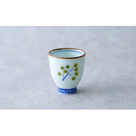 有田焼 ミモザ ぐい吞み【染付の器 匠】食器 器 うつわ 和食器 和モダン ミモザ 日本酒 手造り おちょこ ぐい吞み gb008