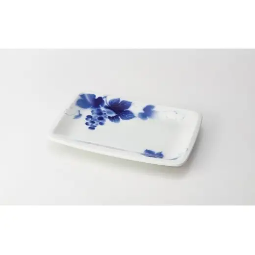 有田焼 ブルーワイナリー ペア長角皿【深川製磁】食器 器 うつわ 長角皿 スクエアプレート 和食器 葡萄 ブドウ 伝統工芸 吉祥紋様 染付  ペアセット aa069