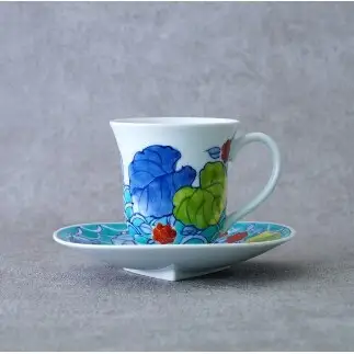 有田焼 染錦 青海波 ツワ絵カップ＆ソーサー【神田陶器店】食器 器 うつわ 赤絵 手描き プレゼント ギフト コーヒー 紅茶 bp015