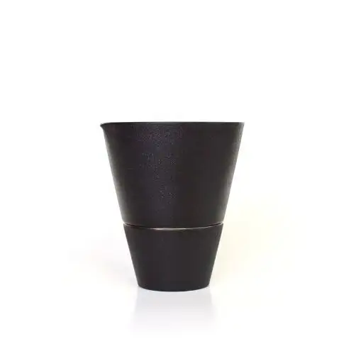 チタン製酒器セット(ぐいのみ+片口)  高桑製作所 一枚絞(ひとひらしぼり) 本漆・黒乾漆塗り【グッドデザイン賞受賞】【職人技・特許製法】 チタン ぐいのみ 東京都 大田区