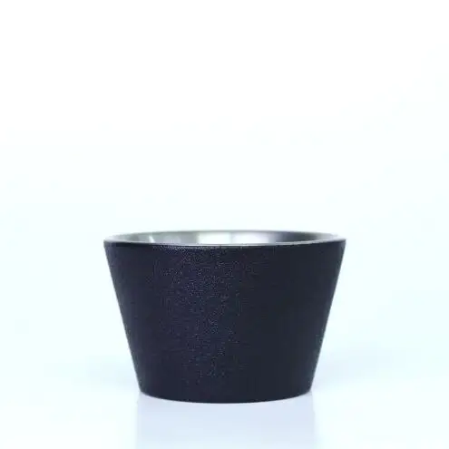 チタン製 ぐいのみ  高桑製作所 一枚絞(ひとひらしぼり) 本漆・黒乾漆塗り【グッドデザイン賞受賞】【職人技・特許製法】 チタン ぐいのみ 東京都 大田区
