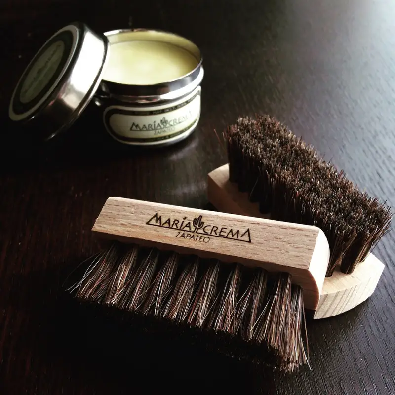 革・木家具用ケアクリーム MARIACREMA（マリアクレマ）Shoe Shine Box シューケアセット ケアクリーム 馬毛ブラシ オイルペーパー ボックス入り セット ギフト 大田区 東京都