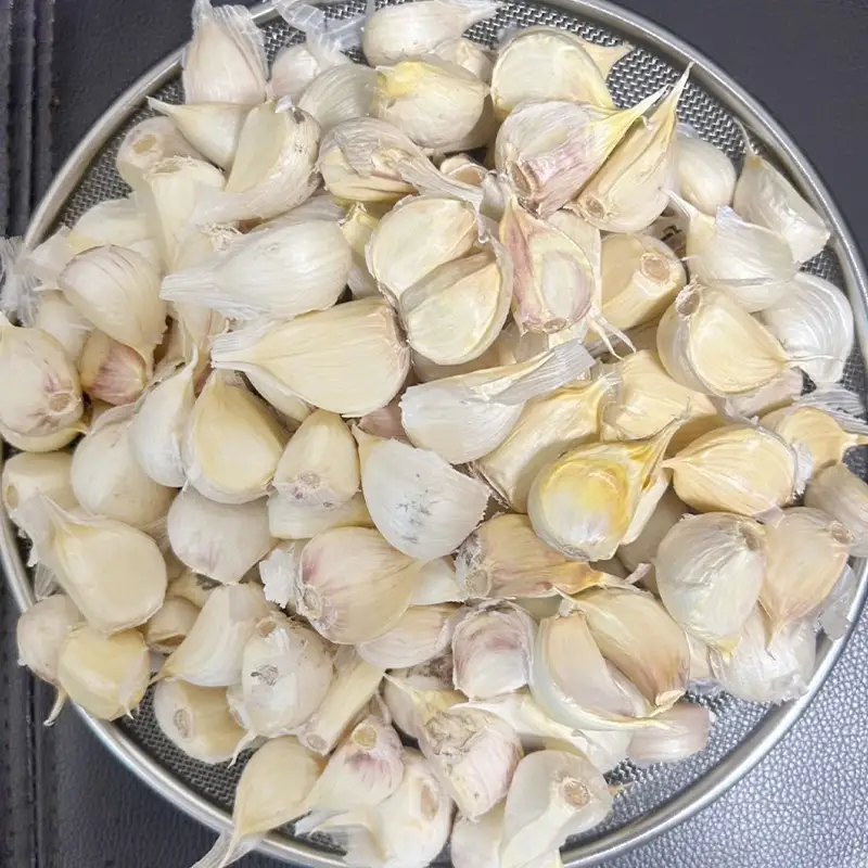 【訳あり】 青森県 常盤産 ホワイト六片 にんにく 1kg （バラ詰め） 【常磐加工販売組合】 F41-0192
