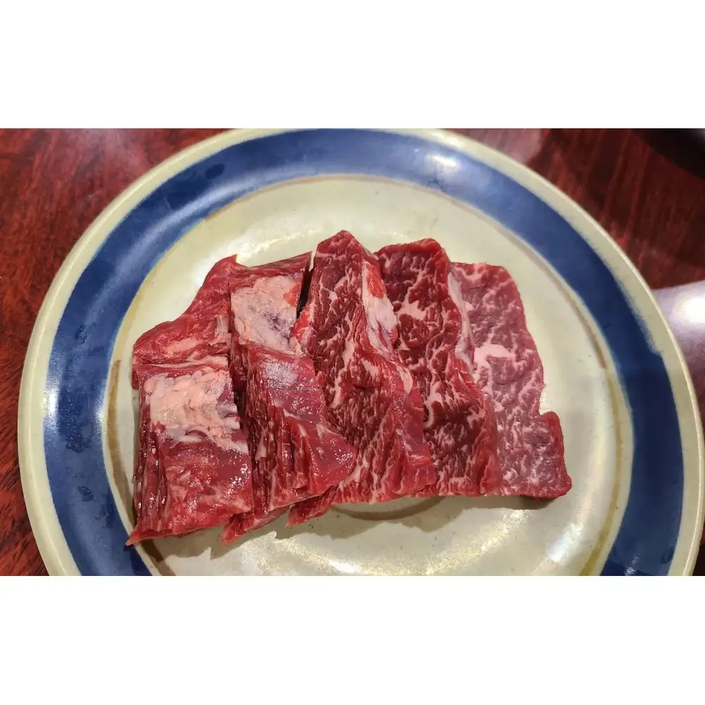 オリーブ牛肩ロース　焼肉200g