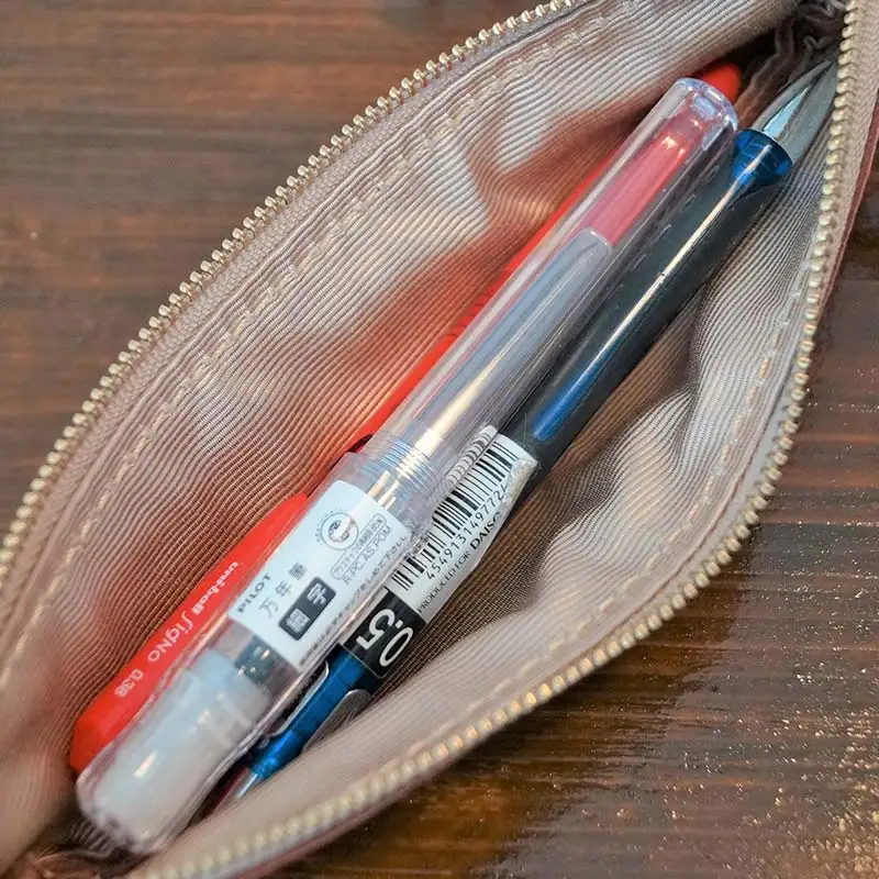【選べるカラー】本革ミニペンケース 6色 ハンドメイド ヌメ革 レザー 革製品 本革  F6L-175