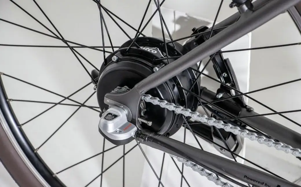 【マットガンメタル】電動アシスト付きクロスバイク THIRDBIKES｢フェスグライド｣ | クロスバイク 自転車 サードバイクス 内装3段変速自転車 ジャスコ スポーツバイク 通勤 通学 3段変速 ホダカ株式会社 埼玉県 越谷市