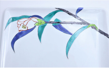 有田焼 角平皿22cm 侘助文 白【赤絵白磁硯処 雪月花】食器 うつわ 器 磁器 陶磁器 皿 飾り皿 プレート メインプレート 角平皿 角皿 植物 侘助 わびすけ 椿 つばき 手描き di017