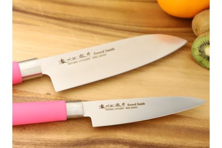 ピンク　【濃州正宗作　料理包丁２点セット】　70年以上の歴史ある工場がつくる樹脂ハンドルの和包丁　H10-78