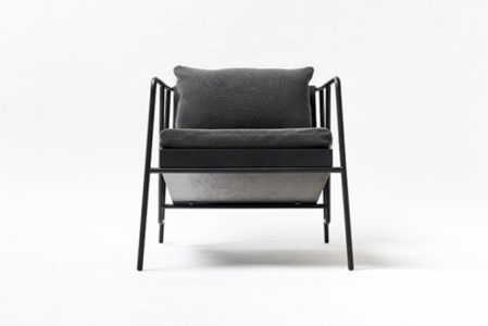 【FIL】ラウンジチェア -スミ リミテッド- MASS Series Lounge Chair -SUMI LIMITED-　小国杉 イージーチェア ローチェア 椅子 チェア 背もたれ 肘掛 クッション インテリア 家具 木製 無垢材 天然木 炭 黒 受注生産 おしゃれ リビング ダイニング ギフト Foreque 熊本 阿蘇 南小国町 送料無料