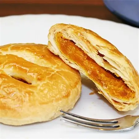 【秋田県大潟村】パンプキンパイ10個入　ひとつひとつ手作りの真心パイです。　贈り物にもお勧めです!【配送不可地域：離島・沖縄県】【1032965】