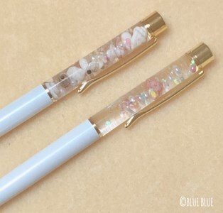 貝殻＆サンゴ入り 海のハーバリウム風ボールペン(黒インク/1.0mm))　ホワイト 白 2本セット 【R01219】