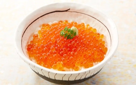 【定期便3回】極上3特 国産 いくら (鮭卵) 醤油漬 230g×3ヶ月お届け 【 鮭 鮭卵 ikura 醤油 海鮮 魚卵 人気 小分け 贈答 贈り物 お祝い ギフト 醤油漬け 天然 サーモン 鮭いくら いくら醤油漬け 冷凍いくら 】東北 岩手 陸前高田 RT1311