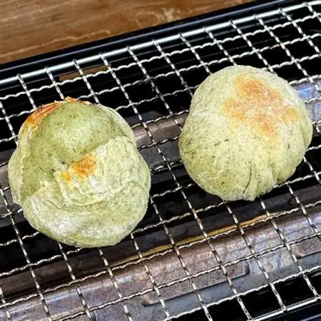 【食品添加物不使用】天然よもぎの香りとなめらかな舌触りが特徴のよもぎ餅〈7個入り×3パック〉【1211282】
