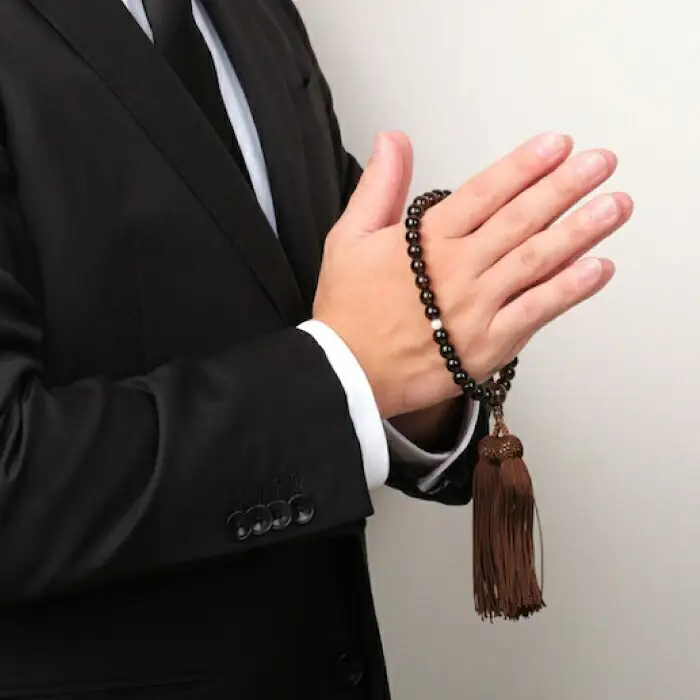 オニキスと白サンゴのおまもり数珠 男性の人生の節目のプレゼントに！ 【株式会社ケンセン35】 [ATAR035]