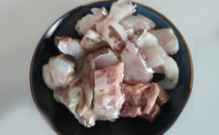 高級魚天然本クエ鍋用切身（アラ付）１ｋｇ