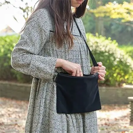 「モケッシュ」サコッシュバッグ(ブラック)　_装飾品・工芸品  鞄・バッグ かばん カバン_【1103755】