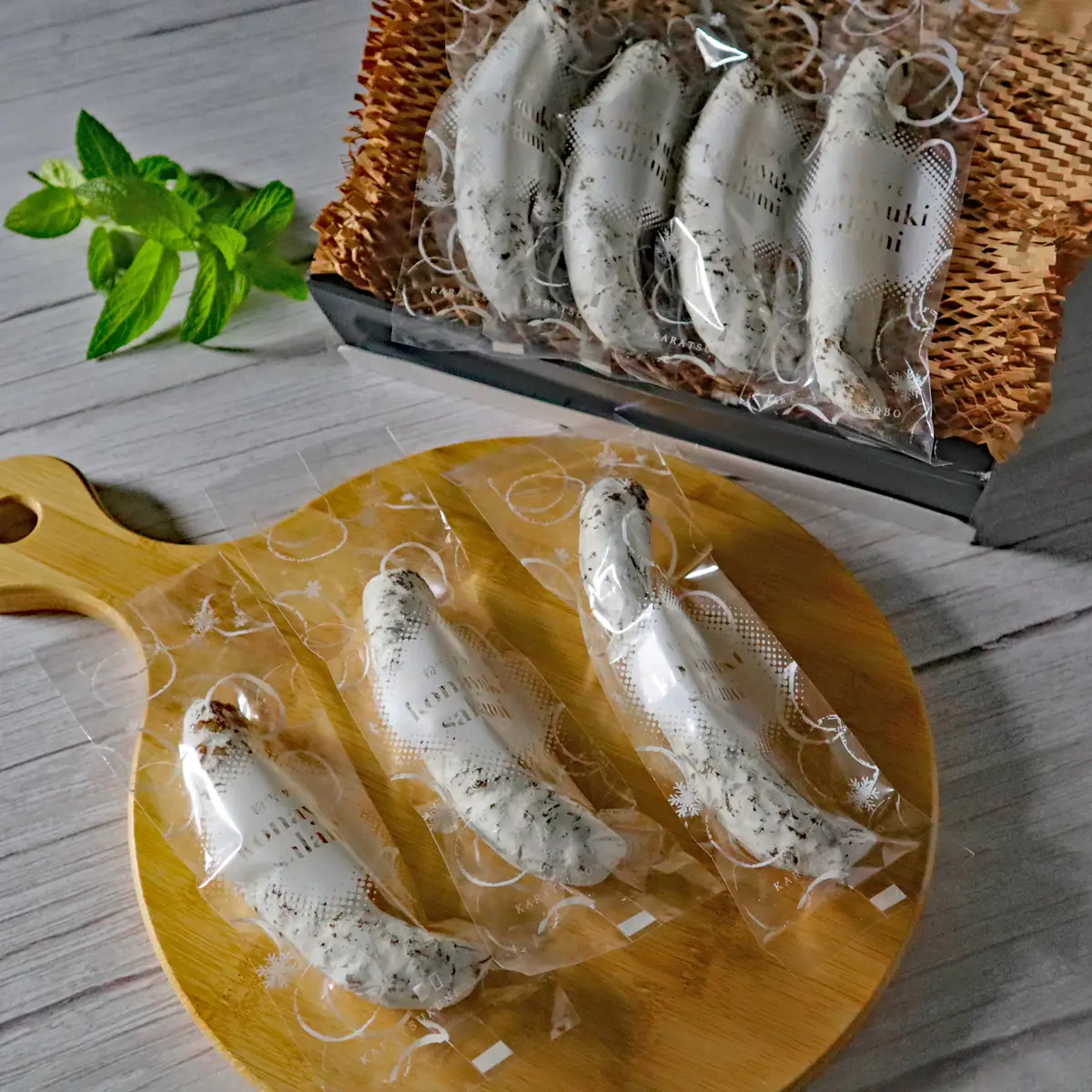 白カビの力で1カ月熟成させた希少な絶品サラミ【冷凍】