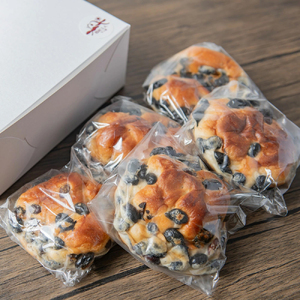 【丹波黒大豆ぎっしり！】黒豆パン   （大容量 5個入×5箱） 黒豆パン  KM04