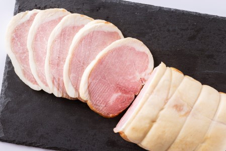 北海道産 ひだか ホエー豚 幸王 特製布巻 プレミアム ロースハム 750g
