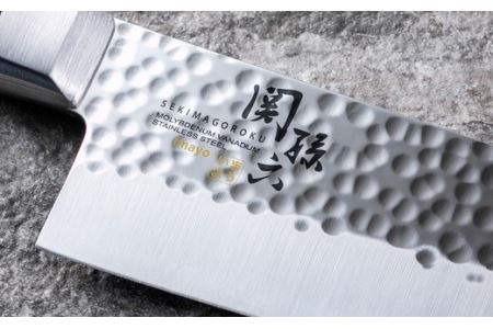＜職人の技巧を連想させる追目模様包丁＞■関孫六　いまよう　三徳１６５ｍｍ◇貝印H15-44
