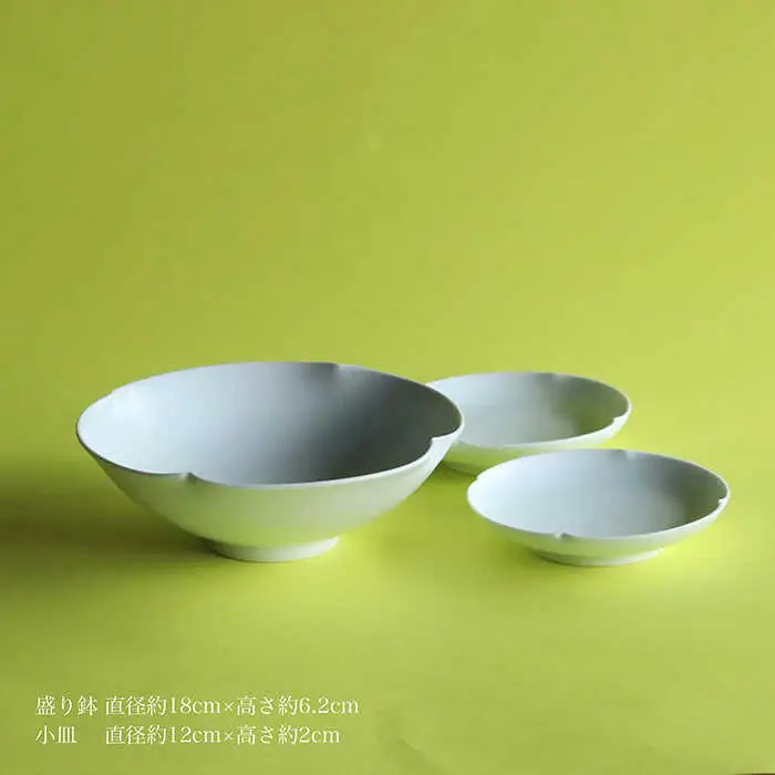 【波佐見焼】お花の盛り鉢と 小皿 のセット 白磁 取り皿 食器 大皿 【アトリエビスク】 [RD17]  波佐見焼