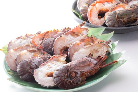 地元産 冷凍伊勢海老カット(サイズ不揃い）約2ｋｇ（約1ｋｇ×2）※北海道・沖縄・離島への発送不可