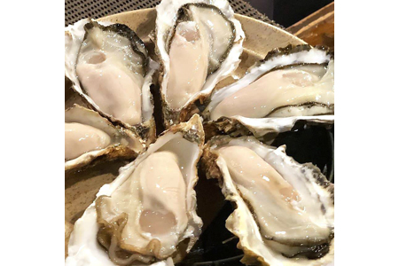 【2604-1261】通年販売 広島の極上ブランド 肉厚 かき小町 殻付15個 宮島 瀬戸 広島県産カキ