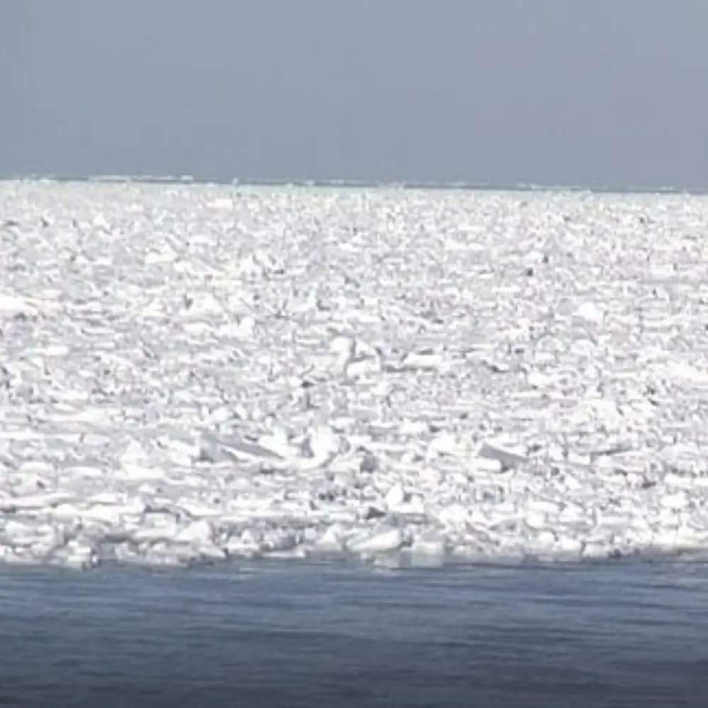 2000-3 オホーツク海の流氷（約１トン）