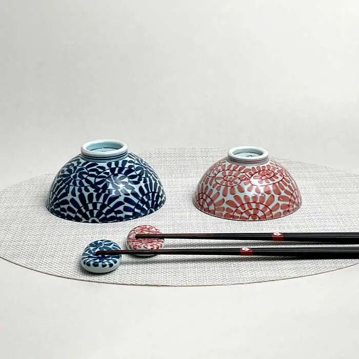 【波佐見焼】 タコ唐草 夫婦 茶碗・箸置き 縁起のいい柄シリーズ 青と赤 4個セット 食器 皿 【大新窯】 [DC82]  波佐見焼