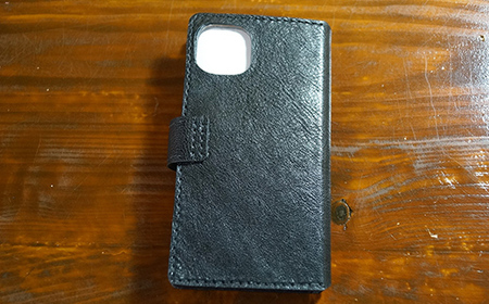 本革製手帳型iPhoneカバー iPhone13用 ＜ネイビー＞ 国産牛ヌメ革 ハンドメイド スマホ 手帳型 カバー iPhone iPhone13 本革 レザー 革製品 ネイビー F6L-338