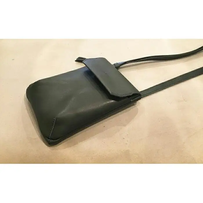 【alto.】縦型スマートショルダーバッグ AMSB-1030（グリーン）